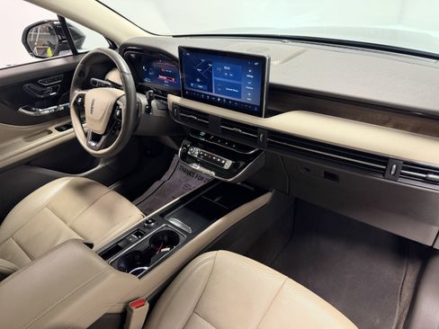 Used 2023 Lincoln Corsair Reserve w/ Equipment Group 201A image 20