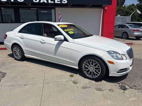 Used 2013 Mercedes-Benz E 350 4MATIC Sedan image 2