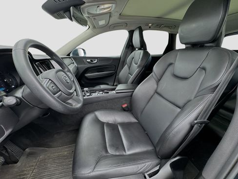Used 2023 Volvo XC60 B5 Core w/ Climate Package image 13
