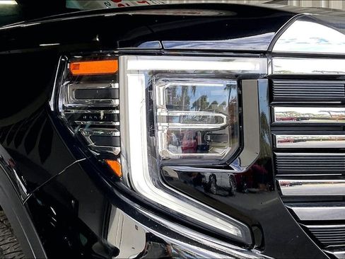 Used 2025 GMC Sierra 1500 SLT image 25