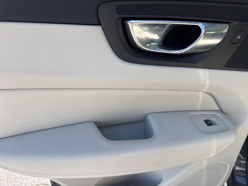 Used 2023 Volvo XC60 B5 Plus AWD/4WD image 13