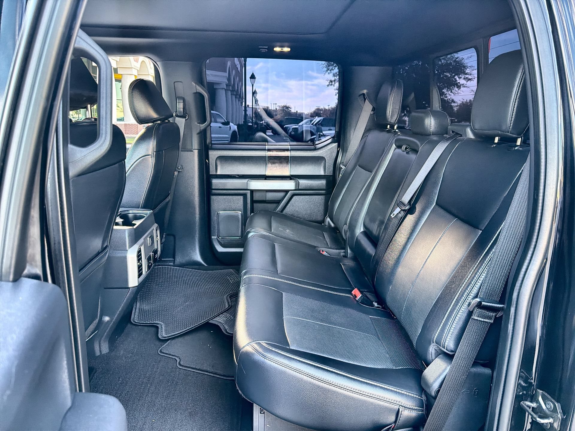 Used 2022 Ford F250 Lariat w/ Tremor Off-Road Package AWD/4WD image 23