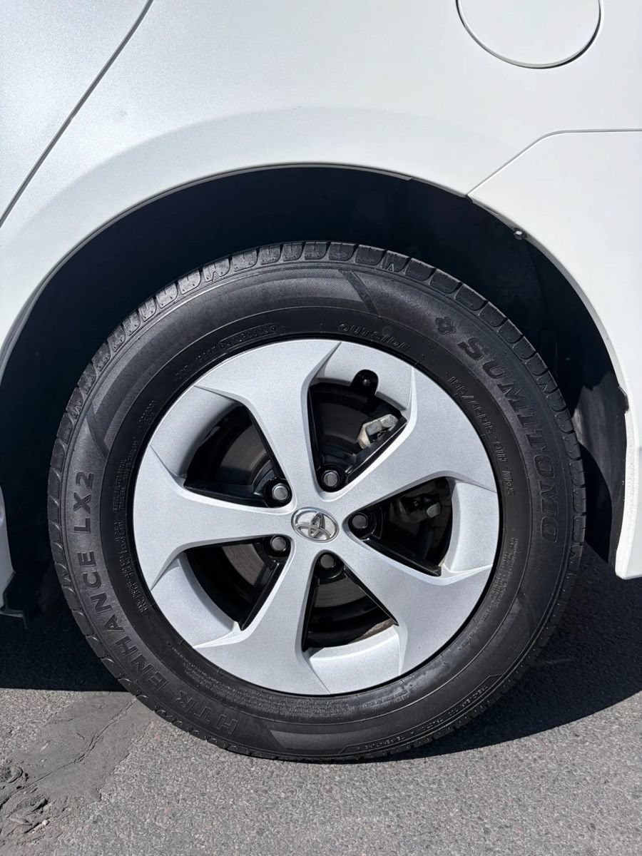 Used 2014 Toyota Prius Three w/ Solar Roof Package FWD image 6