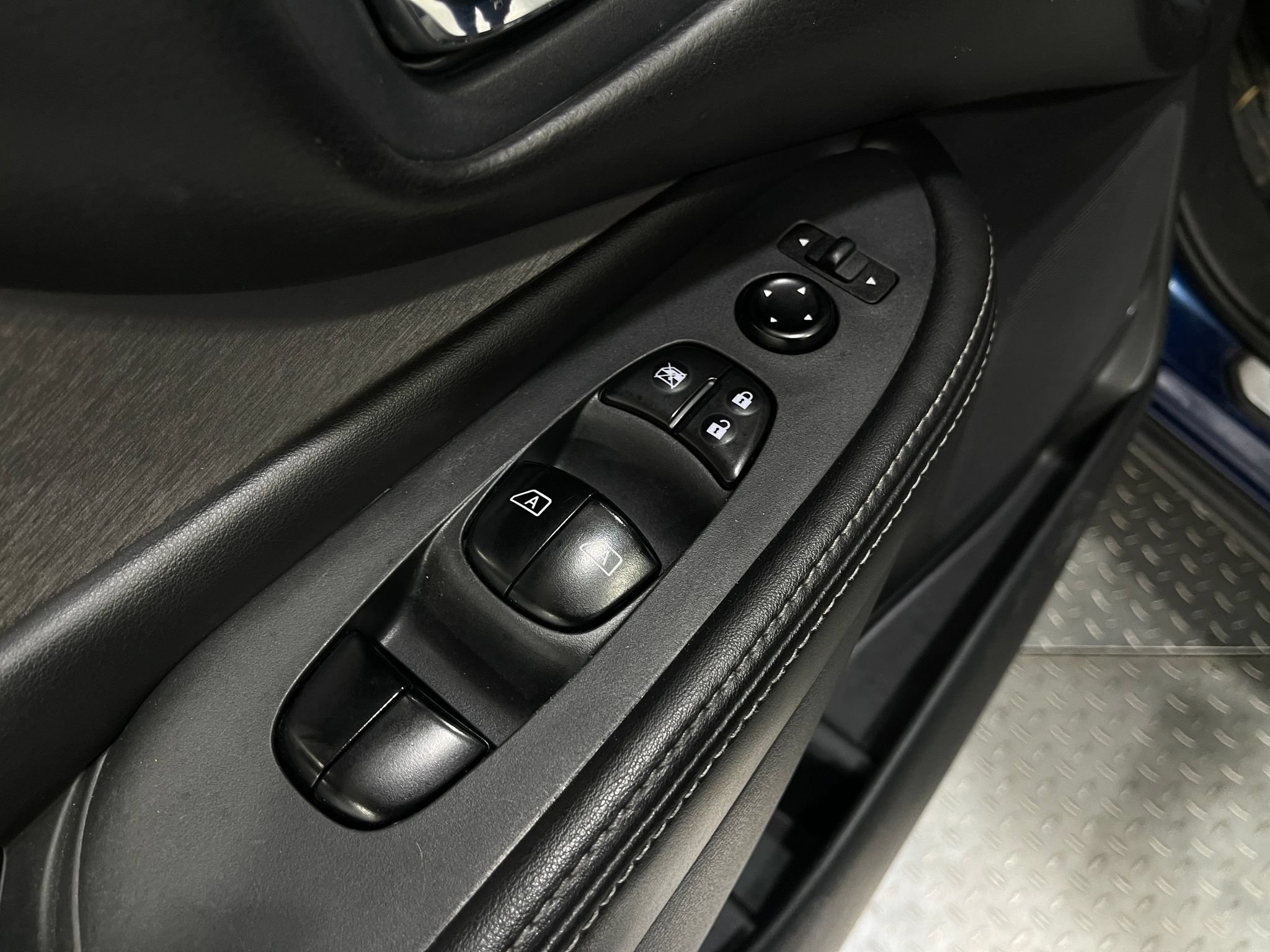 Used 2021 Nissan Murano SV FWD image 14