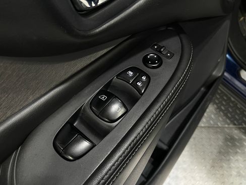 Used 2021 Nissan Murano SV FWD image 14