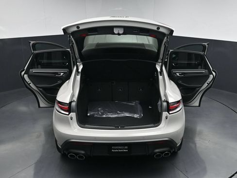 New 2026 Porsche Macan Turbo AWD/4WD image 31