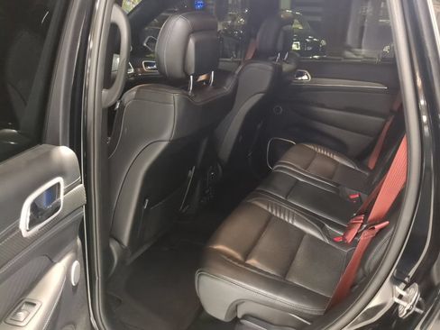 Used 2018 Jeep Grand Cherokee SRT AWD/4WD image 12
