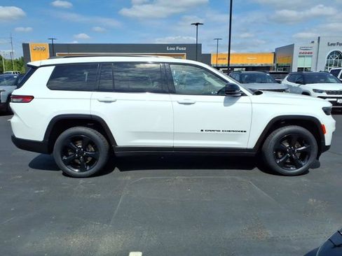 Used 2023 Jeep Grand Cherokee L Limited w/ Luxury Tech Group II AWD/4WD image 28