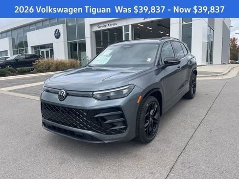 New 2026 Volkswagen Tiguan SE R-Line image 1