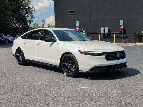Used 2023 Honda Accord Sport image 3