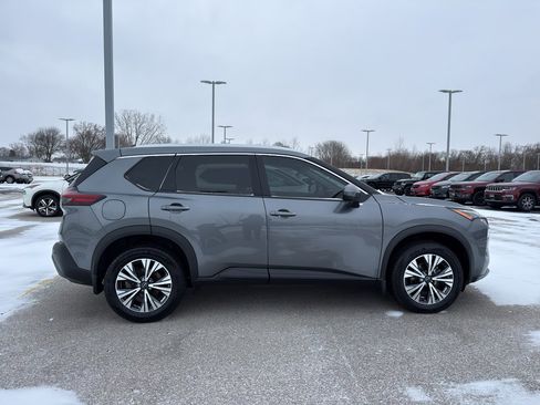 Used 2023 Nissan Rogue SV w/ SV Premium Package image 4