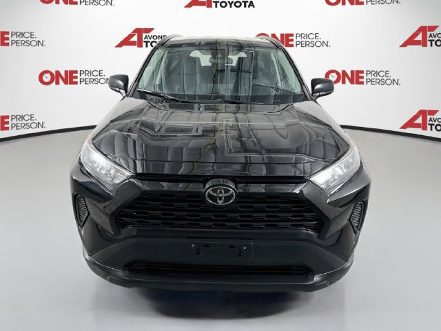 Used 2020 Toyota RAV4 LE FWD image 2