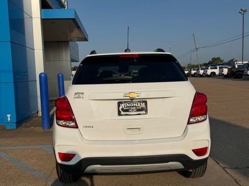 Used 2022 Chevrolet Trax LT w/ LT Convenience Package FWD image 4