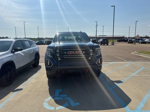 Used 2020 GMC Sierra 1500 AT4 w/ AT4 Premium Package AWD/4WD image 2