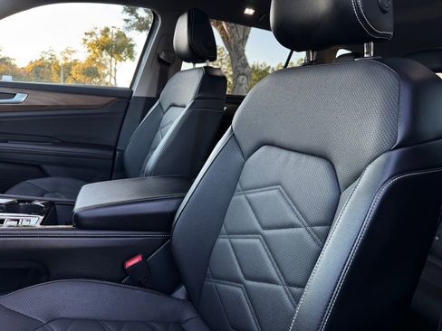 Used 2024 Volkswagen Atlas SE image 38