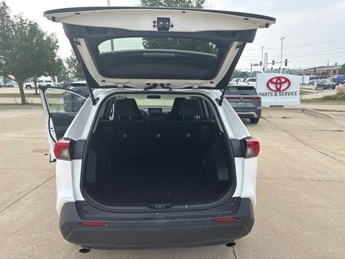 Used 2025 Toyota RAV4 XLE AWD/4WD image 26