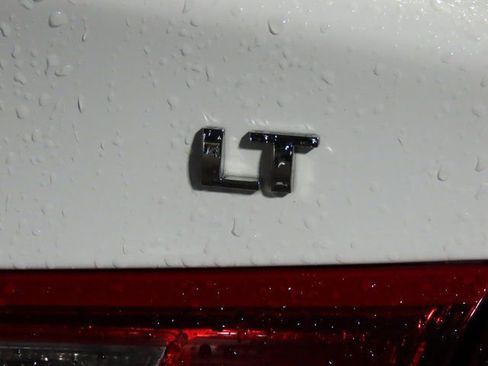 Used 2023 Chevrolet Malibu LT image 18