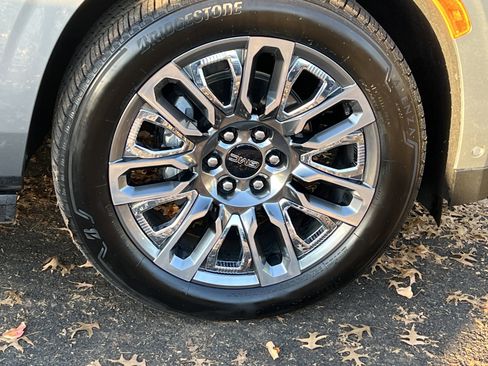 Certified 2023 GMC Yukon Denali Ultimate image 10