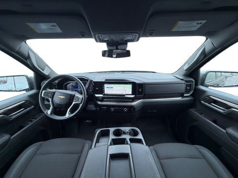 Used 2025 Chevrolet Silverado 1500 LT image 9