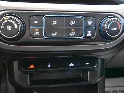 Used 2018 GMC Canyon SLE image 18