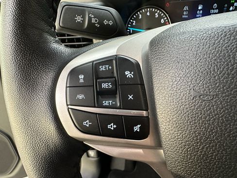 Used 2022 Ford Explorer XLT w/ Equipment Group 202A AWD/4WD image 34