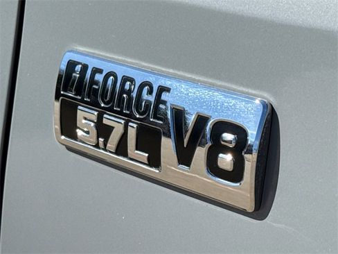 Used 2019 Toyota Tundra SR5 w/ SR5 Upgrade Package image 6