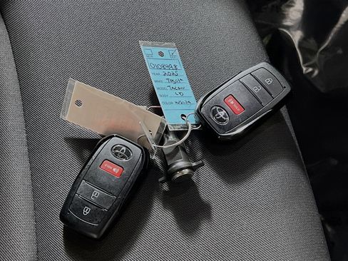 Used 2025 Toyota Tacoma SR5 image 36