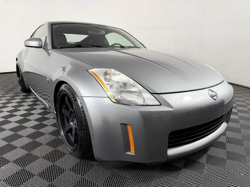 Used 2004 Nissan 350Z Enthusiast w/ Aerodynamics Pkg RWD image 5