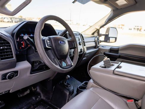 Used 2017 Ford F450 XL w/ Power Equipment Group image 9