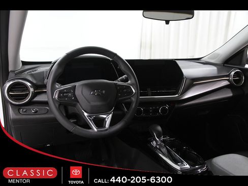 Used 2024 Chevrolet Trax ACTIV w/ Driver Confidence Package FWD image 6