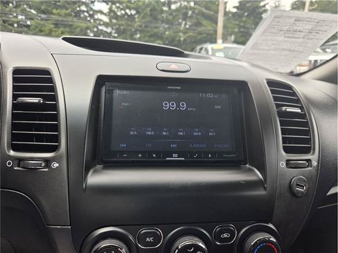 Used 2017 Kia Forte LX FWD image 23