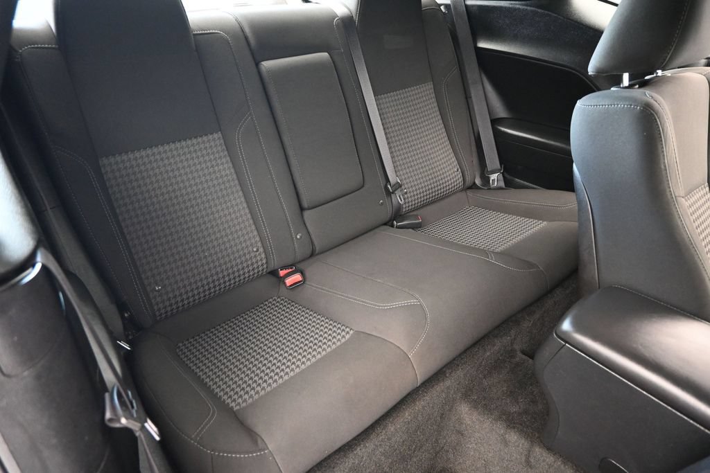 Used 2015 Dodge Challenger R/T w/ Quick Order Package 28B R/T RWD image 24