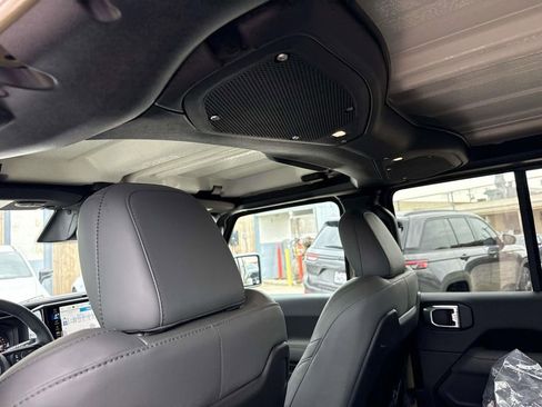 New 2026 Jeep Gladiator Mojave image 12