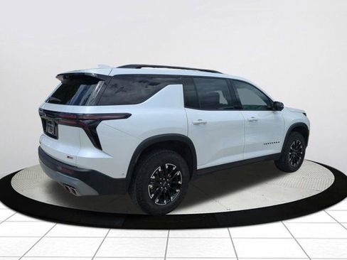 Used 2025 Chevrolet Traverse Z71 w/ Enhanced Driving Package AWD/4WD image 3
