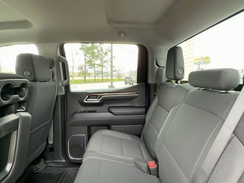 Used 2025 Chevrolet Silverado 1500 LT image 37