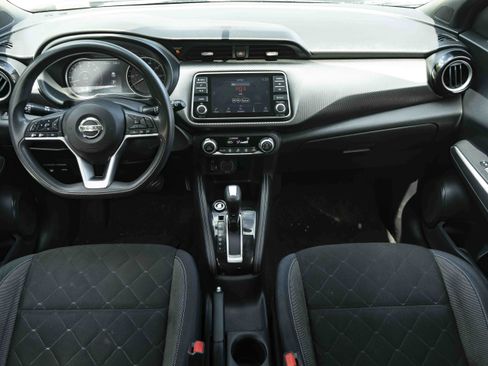 Used 2018 Nissan Kicks SV FWD image 24