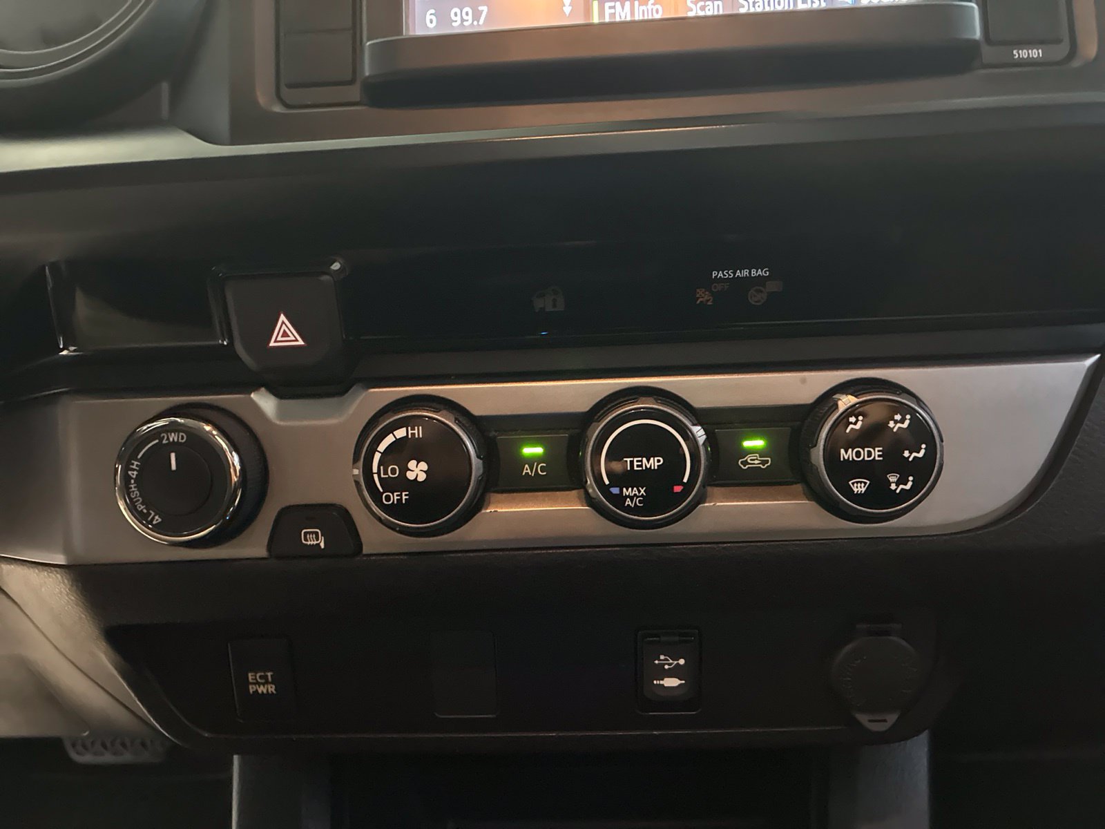 Used 2018 Toyota Tacoma SR w/ SR Convenience Package AWD/4WD image 22