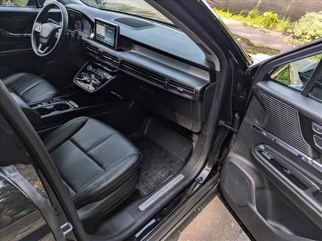 Certified 2022 Lincoln Corsair AWD w/ Equipment Group 101A image 11