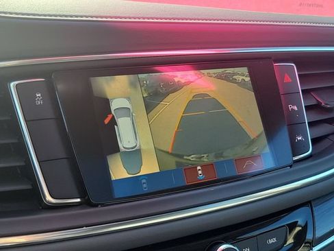 Used 2018 Buick Enclave Premium FWD image 18
