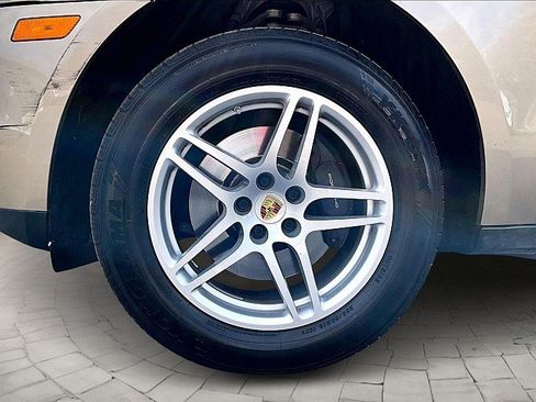 Used 2017 Porsche Macan image 8