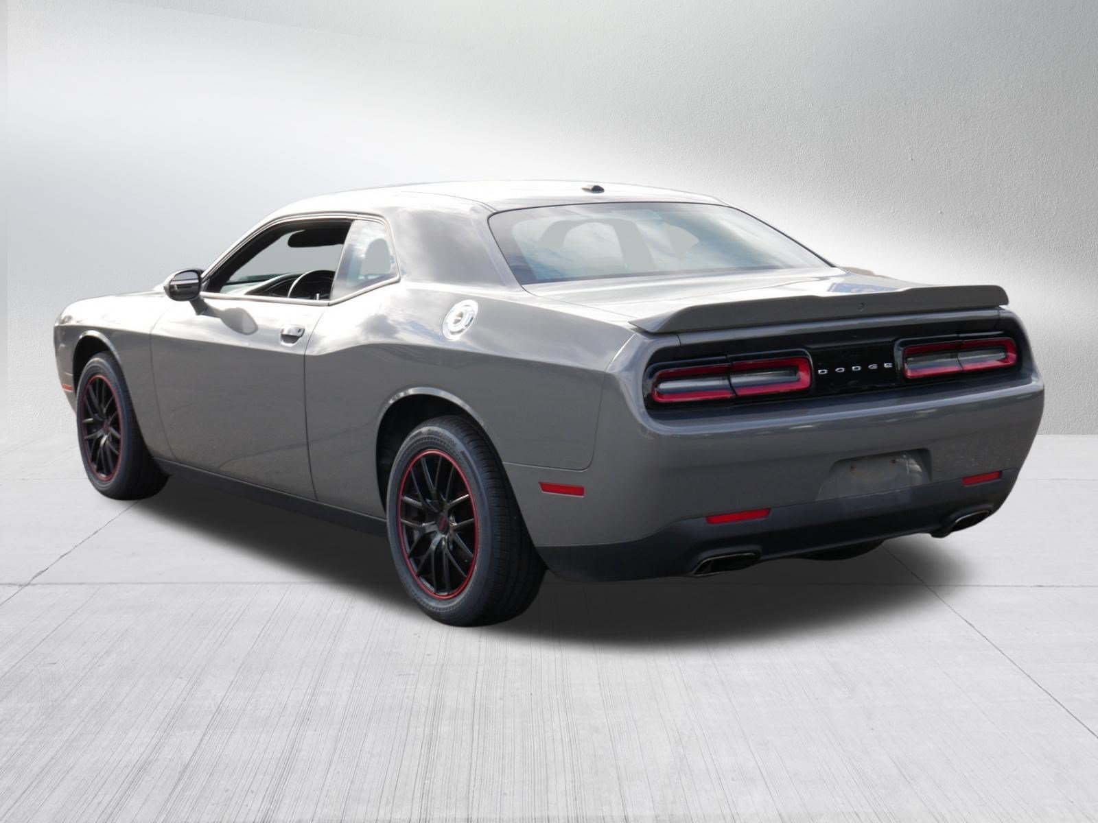 Used 2018 Dodge Challenger SXT RWD image 5