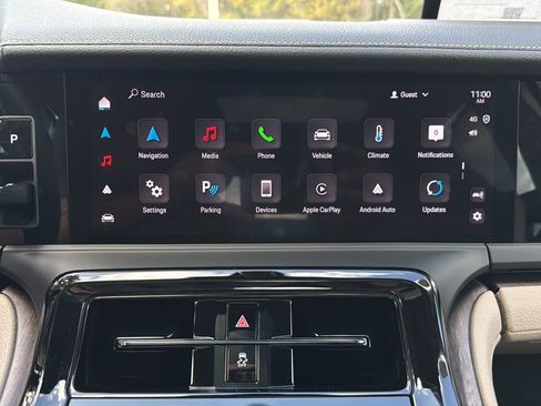 Certified 2025 Porsche Panamera image 13