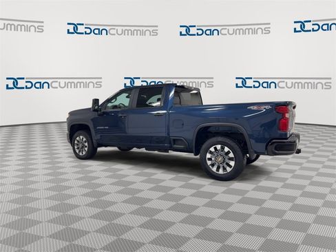 Used 2022 Chevrolet Silverado 2500 Custom w/ Custom Value Package image 6