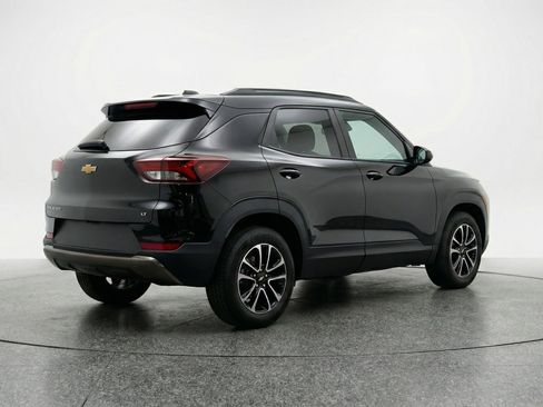 Used 2025 Chevrolet TrailBlazer LT image 9