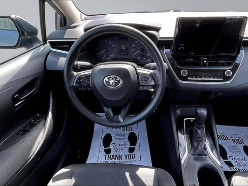 Used 2023 Toyota Corolla LE FWD image 5