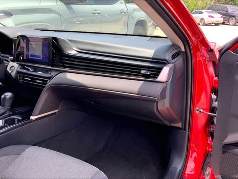 Used 2025 Toyota Camry LE w/ Convenience Package FWD image 18