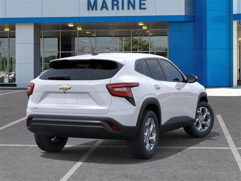 New 2026 Chevrolet Trax LS w/ LS Convenience Package image 4