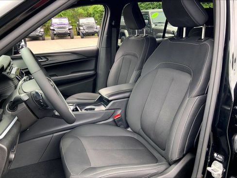 Certified 2024 Jeep Grand Cherokee Laredo X w/ Luxury Tech Group I AWD/4WD image 8