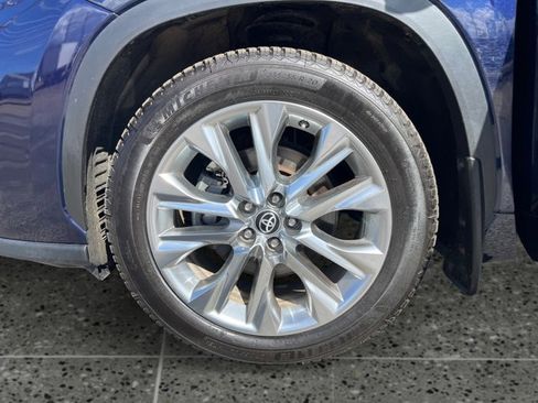Used 2023 Toyota Highlander Limited AWD/4WD image 11