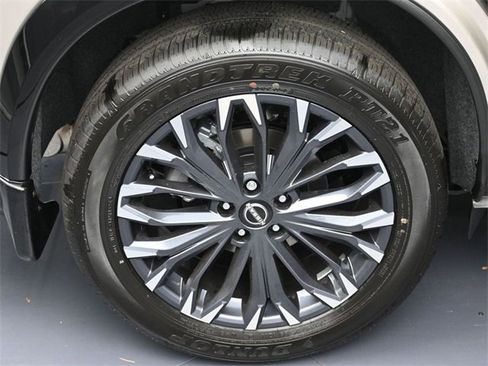 New 2025 Nissan Rogue Platinum w/ Platinum Premium Package image 5